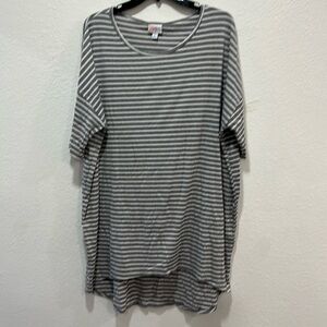 ⭐️ 3/$12 LulaRoe striped tunic